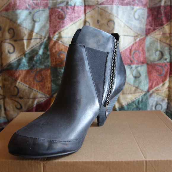 New Max Studio Black Booties - Size 8 1/2 - Picture 5 of 9